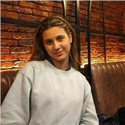 Sono Linda Maria Prezzi e mi rendo disponibile per sostegno in inglese e tedesco per elementari e medie